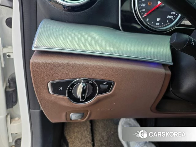 Mercedes-Benz E-Class W213 2018 Белый из Кореи, фото 3