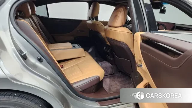 Lexus ES300h 7th generation 2020 Серебристо-серый из Кореи, фото 3