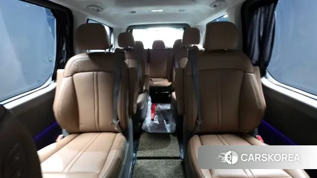 Hyundai Staria 2022 Белый из Кореи, фото 3