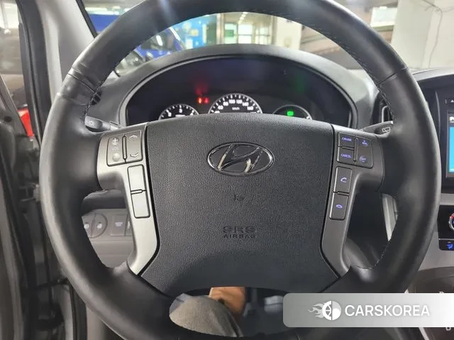 Hyundai The New Grand Starex 2019 Серебристо-серый из Кореи, фото 3