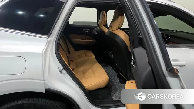 Volvo XC60 second Generation 2023 Серый из Кореи, фото 3