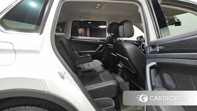 Volkswagen Tiguan second Generation 2020 Белый из Кореи, фото 3