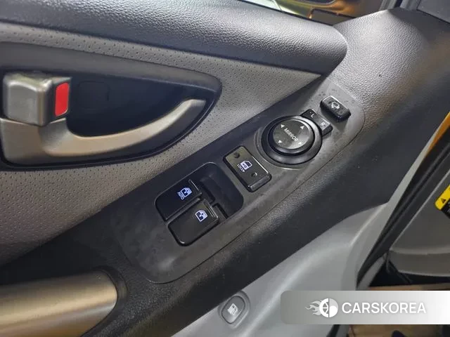 Hyundai The New Grand Starex 2018 Желтый из Кореи, фото 3