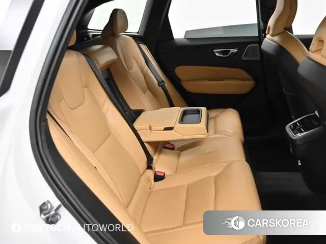Volvo XC60 second Generation 2020 Белый из Кореи, фото 3