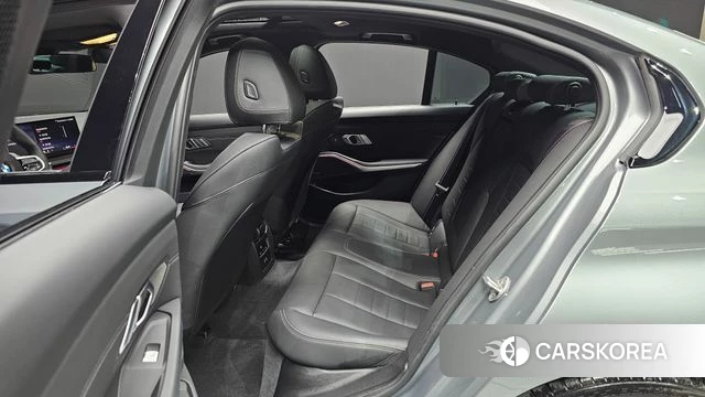 BMW 3 Series (G20) 2025 Серебристо-серый из Кореи, фото 3