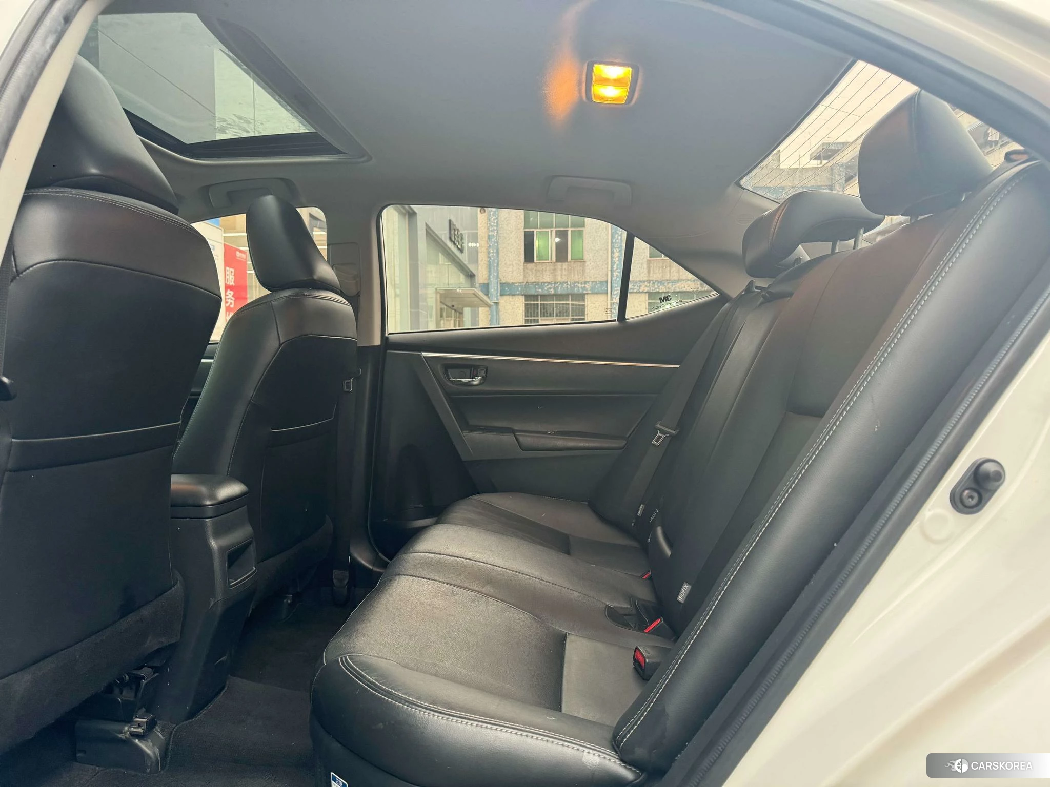 Toyota Corolla dual engine E+ 2020 Белый из Китая, фото 3