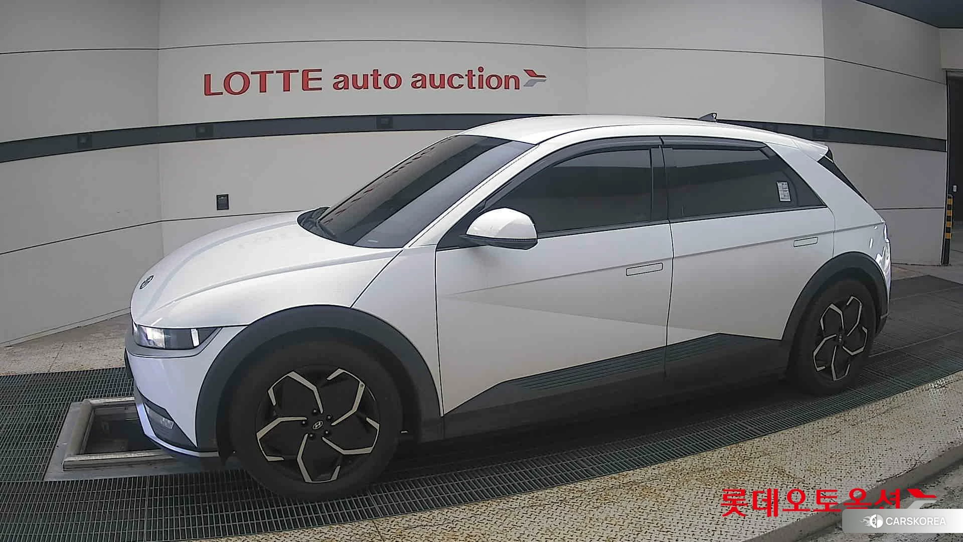 Hyundai IONIQ 5 2022 Atlas White из Кореи, фото 3