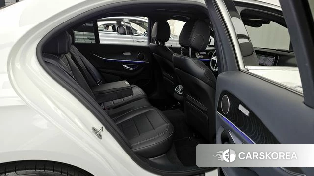 Mercedes-Benz E-Class W213 2022 Белый из Кореи, фото 3