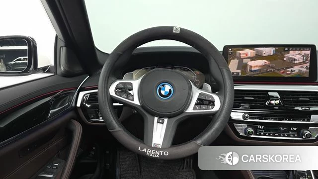 BMW 5 Series (G30) 2022 Белый из Кореи, фото 3