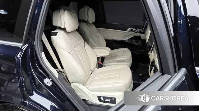 BMW X7 (G07) 2022 Черный из Кореи, фото 3