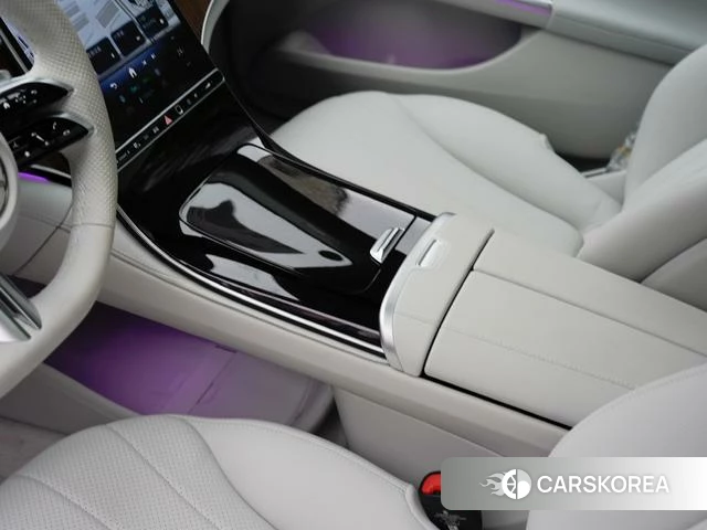 Mercedes-Benz EQE 2026 Серебристо-серый из Китая, фото 3