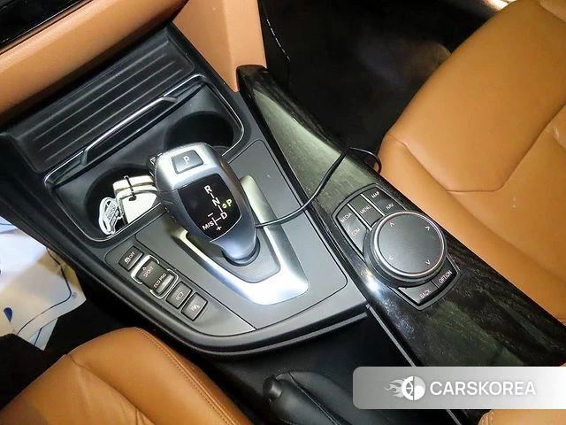 BMW 3 Series GT (F34) 2020 Серебристо-серый из Кореи, фото 3