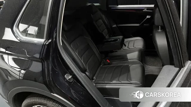 Volkswagen Tiguan second Generation 2023 Черный из Кореи, фото 3