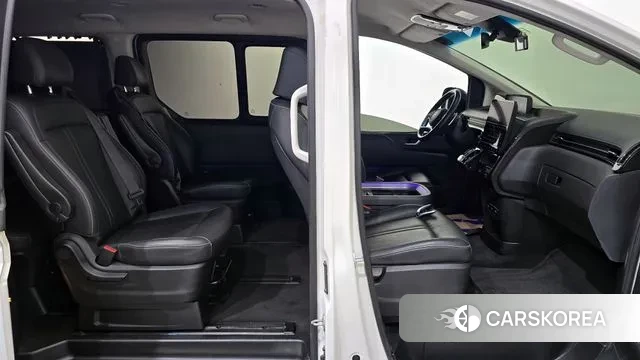 Hyundai Staria 2022 Белый из Кореи, фото 3