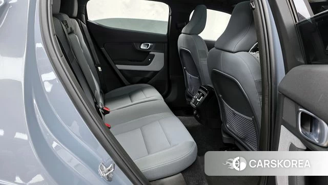 Polestar Polestar 2 2022 Светло-серебряный цвет из Кореи, фото 3