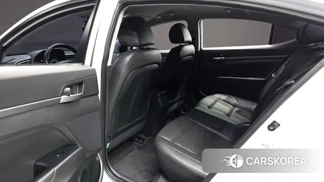 Hyundai Avante AD 2018 Белый из Кореи, фото 3