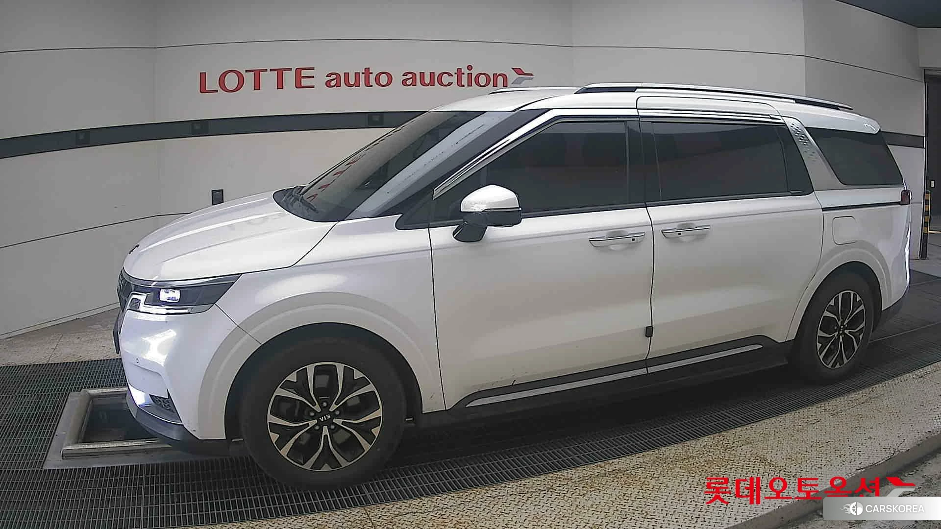 Kia Carnival 2021 Snow White Pearl (optional) из Кореи, фото 3
