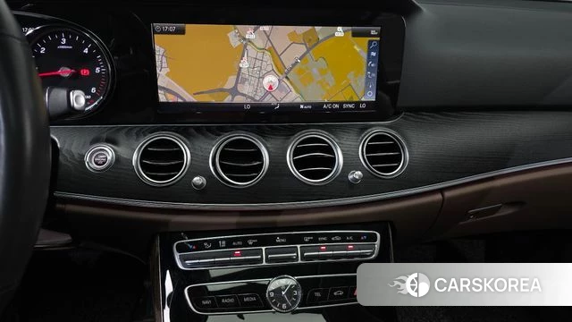 Mercedes-Benz E-Class W213 2019 Белый из Кореи, фото 3