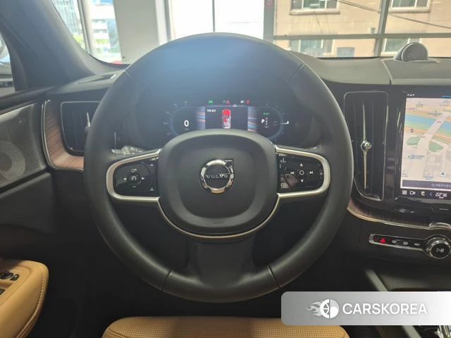 Volvo XC60 second Generation 2025 Черный из Кореи, фото 3