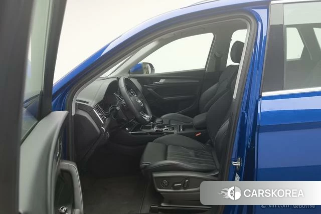 Audi Q5L 2021 Синий из Китая, фото 3