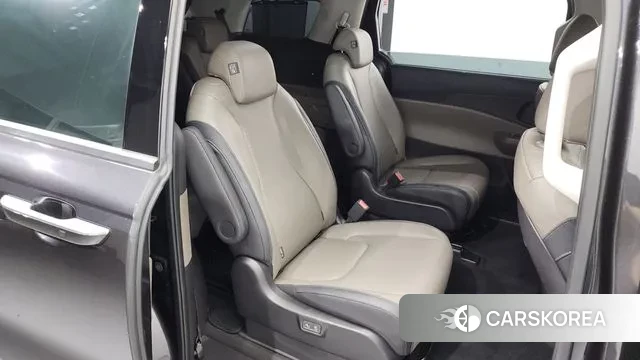 Kia The New Carnival 4th Generation 2024 Серый из Кореи, фото 3