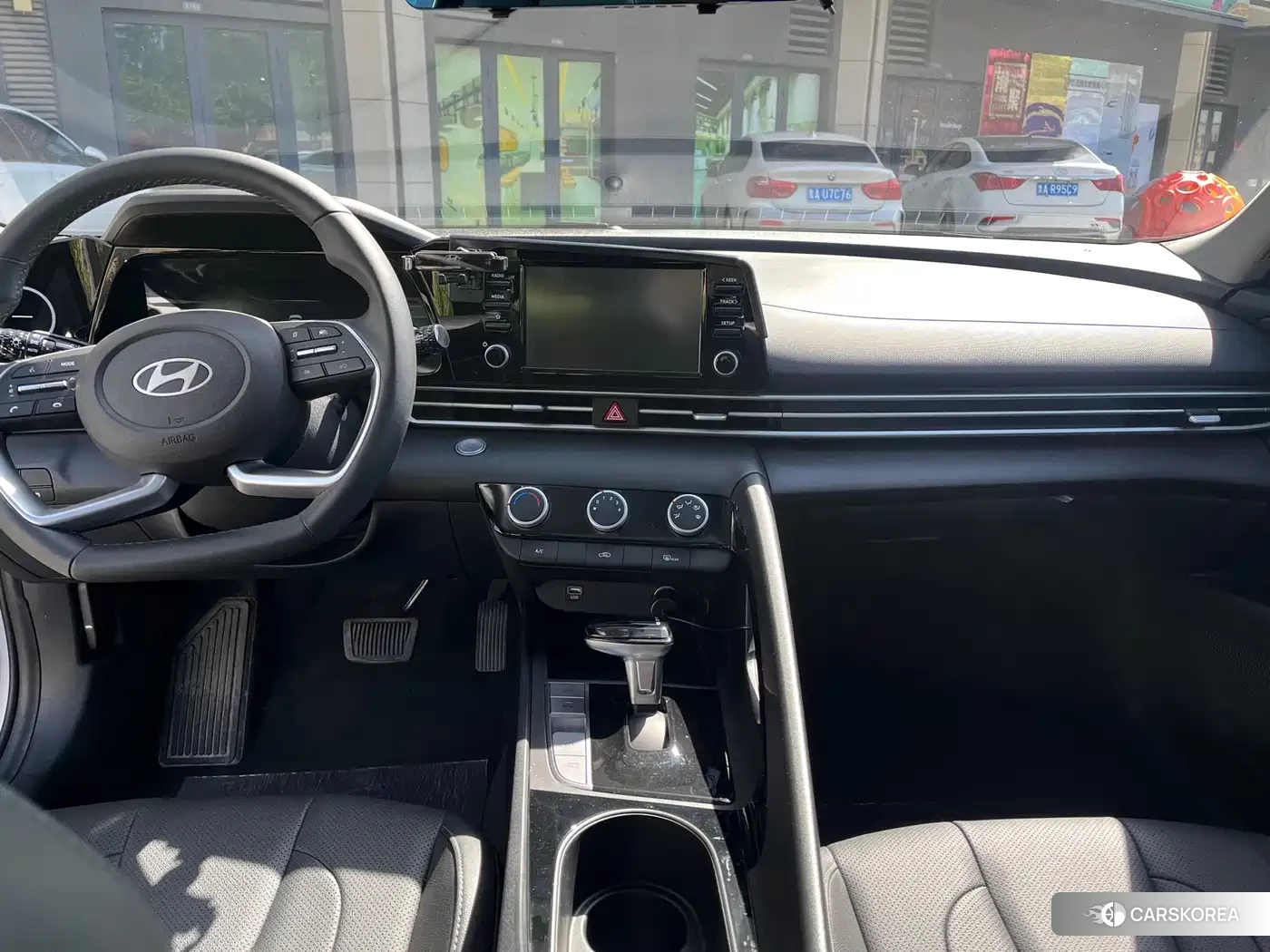 Hyundai Elantra 2024 Белый из Китая, фото 3