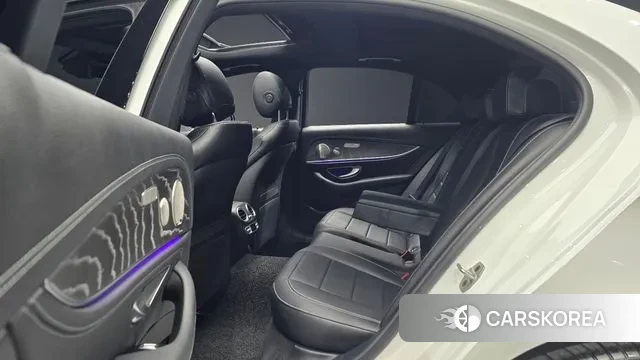 Mercedes-Benz E-Class W213 2023 Белый из Кореи, фото 3