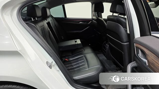BMW 5 Series (G30) 2018 Белый из Кореи, фото 3