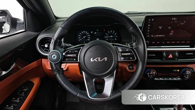 Kia The New K3 2nd generation 2021 Белый из Кореи, фото 3