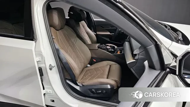 BMW 5 Series (G60) 2025 Белый из Кореи, фото 3