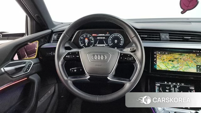 Audi e-Tron 2020 Серый из Кореи, фото 3