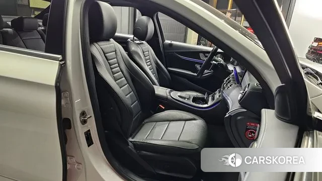 Mercedes-Benz E-Class W213 2022 Белый из Кореи, фото 3