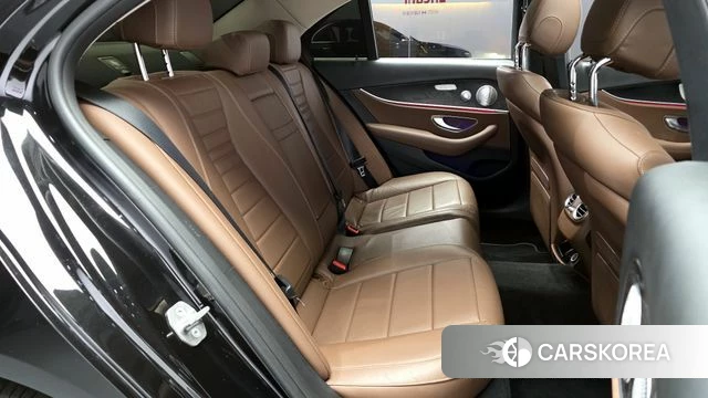 Mercedes-Benz E-Class W213 2018 Черный из Кореи, фото 3