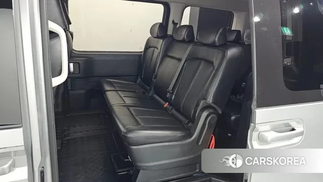 Hyundai Staria 2022 Серебристо-серый из Кореи, фото 3