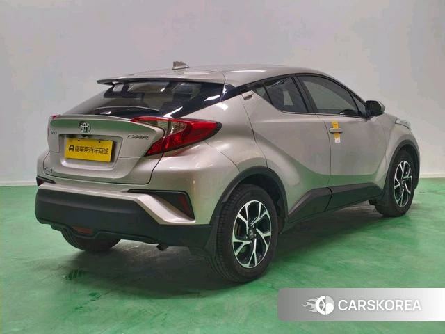 Toyota C-HR 2020 Серебристо-серый из Китая, фото 3