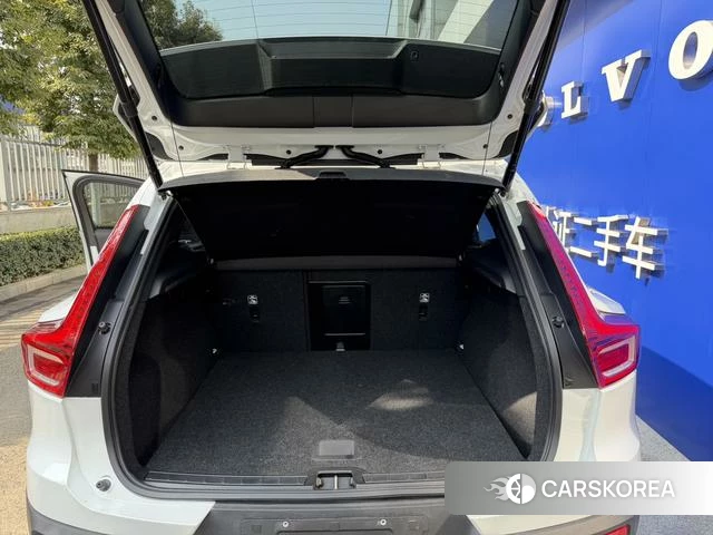 Volvo XC40 2024 Белый из Китая, фото 3