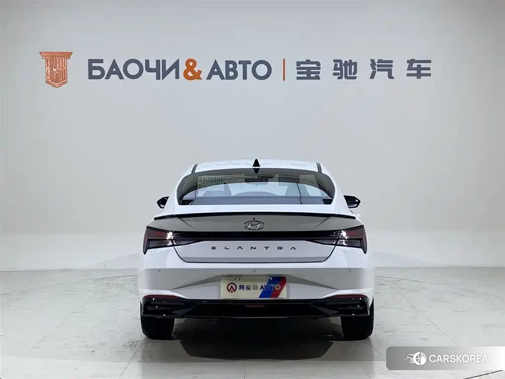 Hyundai Elantra 2023 Белый из Китая, фото 4