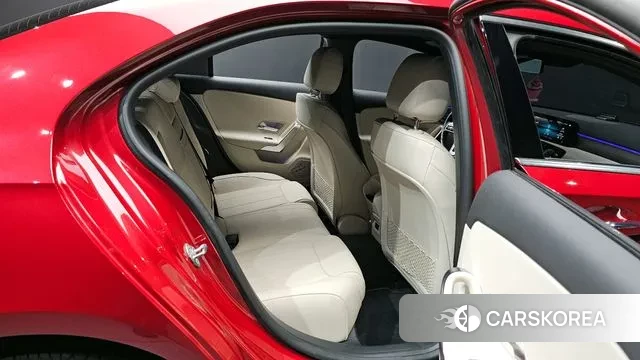 Mercedes-Benz A-Class W177 2022 Красный из Кореи, фото 3