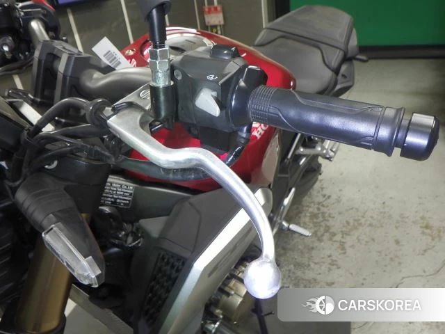 Проданный Honda CB650R id 3999631 из Японии, фото 2