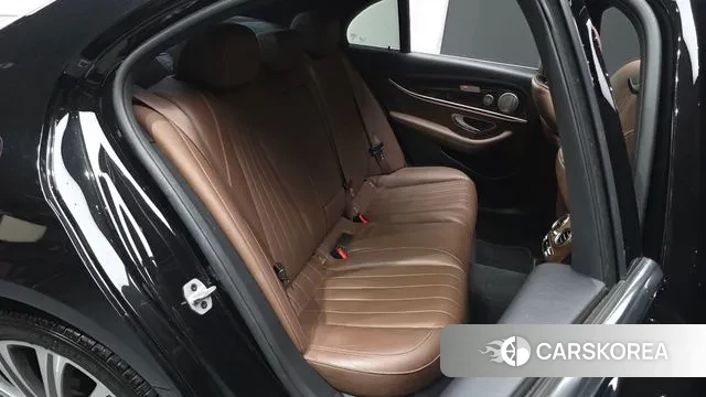 Mercedes-Benz E-Class W213 2021 Черный из Кореи, фото 3