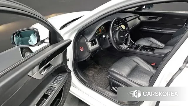 Jaguar XF (X260) 2018 Белый из Кореи, фото 3