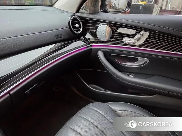 Mercedes-Benz E-Class W213 2019 Черный из Кореи, фото 3