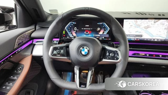 BMW 5 Series (G60) 2023 Белый из Кореи, фото 3