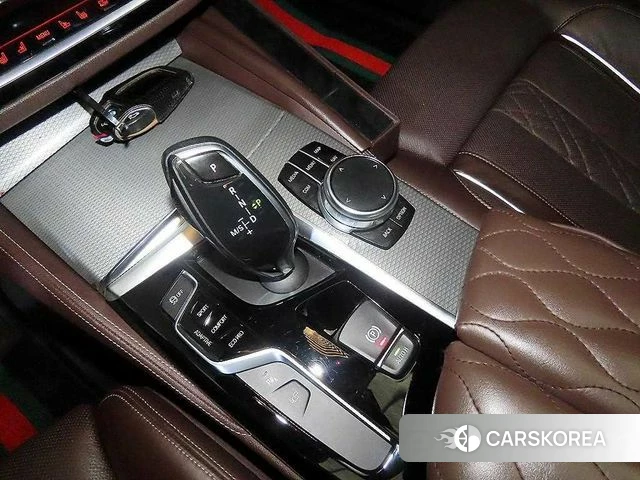 BMW 5 Series (G30) 2018 Белый из Кореи, фото 3