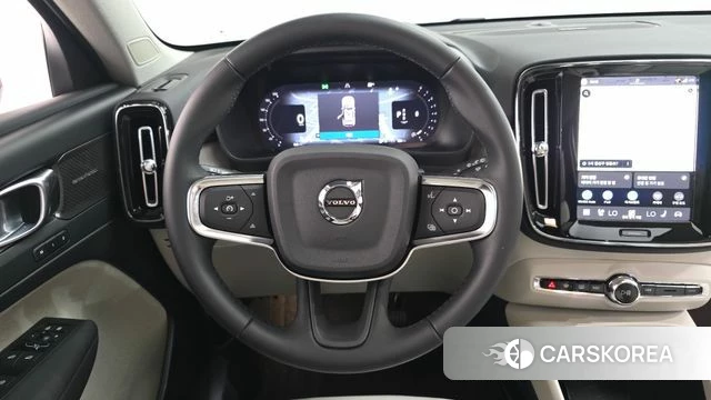 Volvo XC40 2026 Серый из Кореи, фото 3