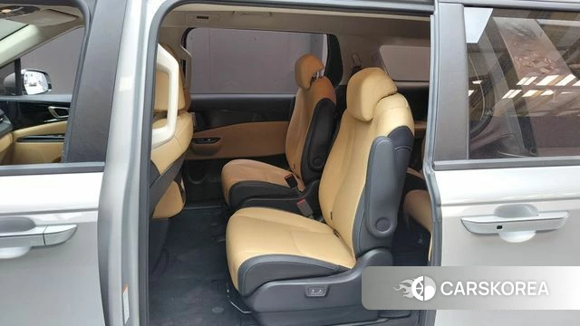 Kia Carnival 4th generation 2021 Серебряный из Кореи, фото 3