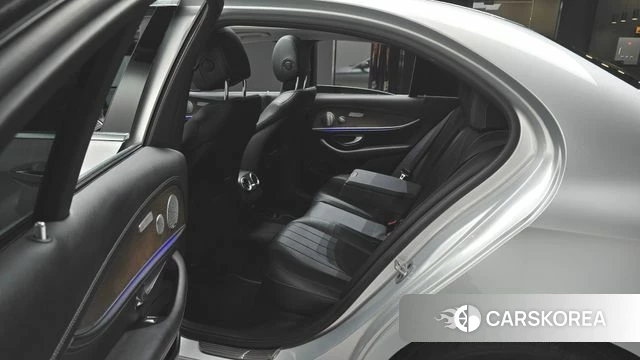 Mercedes-Benz E-Class W213 2018 Серебряный из Кореи, фото 3