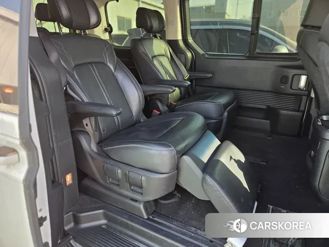 Hyundai Staria 2021 Белый из Кореи, фото 3