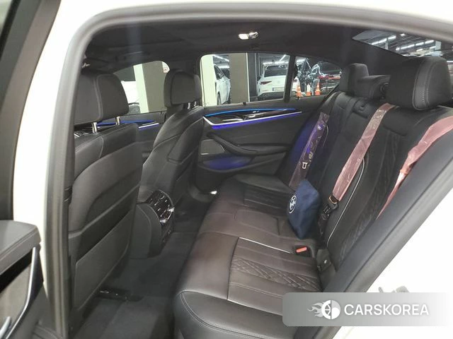 BMW 5 Series (G30) 2023 Белый из Кореи, фото 3