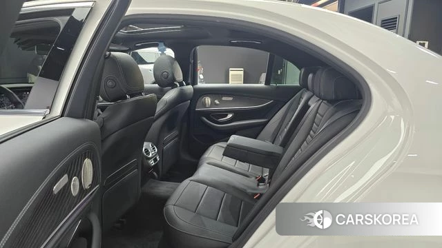 Mercedes-Benz E-Class W213 2022 Белый из Кореи, фото 3